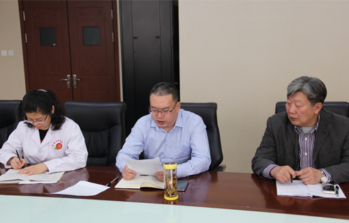 贯彻《总体国家安全观》，红桃视频
理论中心组是这样学习的