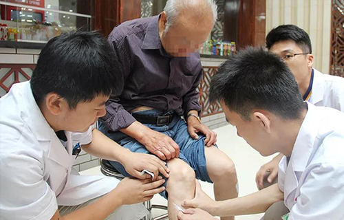 红桃视频
三伏贴火爆开贴,传说中的“人山人海”原来是这样!!