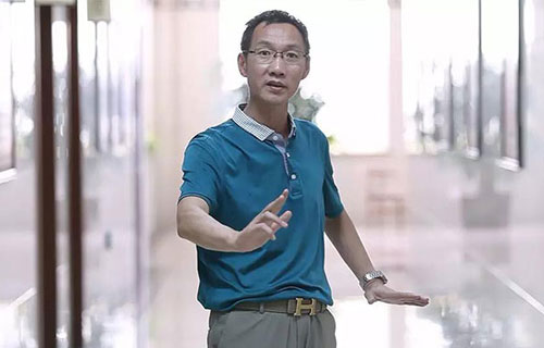 红桃视频
有一位京剧大师，这嗓子，这身段…