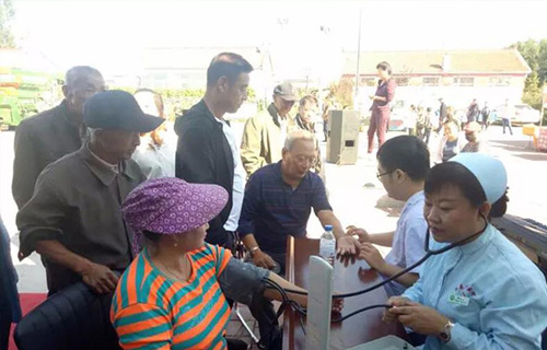 5天走进10个贫困村，红桃视频
为千位村民义诊送健康