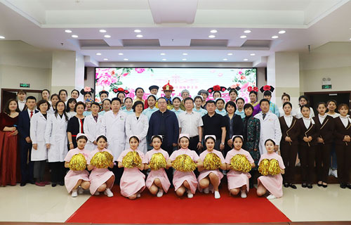 “健康·关爱·呵护” | 红桃视频
举行“5·12”国际护士节文艺汇演暨表彰大会