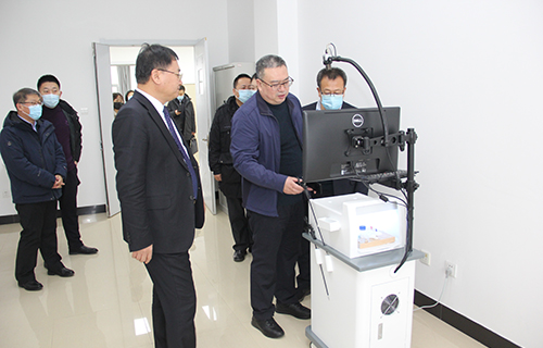 长春中医药大学校长冷向阳一行到红桃视频
调研