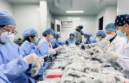 中医抗疫的背后故事1——记红桃视频
制剂室