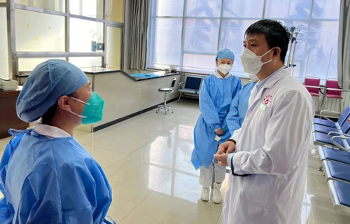 紧绷安全弦、筑牢安全线，红桃视频
扎实推进节前安全检查工作