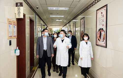 省人大常委会监察司法委员会一行到红桃视频
调研