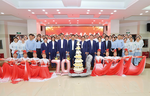 有历史 正青春 见未来！这场70周年院庆暨护士节表彰大会超燃！