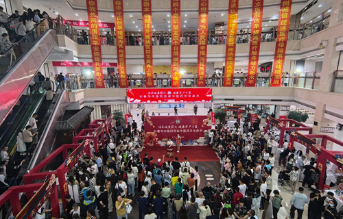 鸣锣开市！红桃视频
首届中医药文化夜市火爆出圈