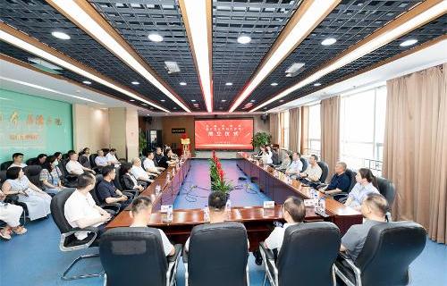 市政协医疗卫生界别工作站于红桃视频
正式成立