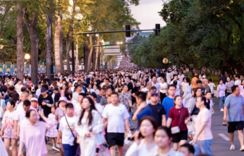 数万市民共赴中医药文化之约，千年岐黄焕发新生